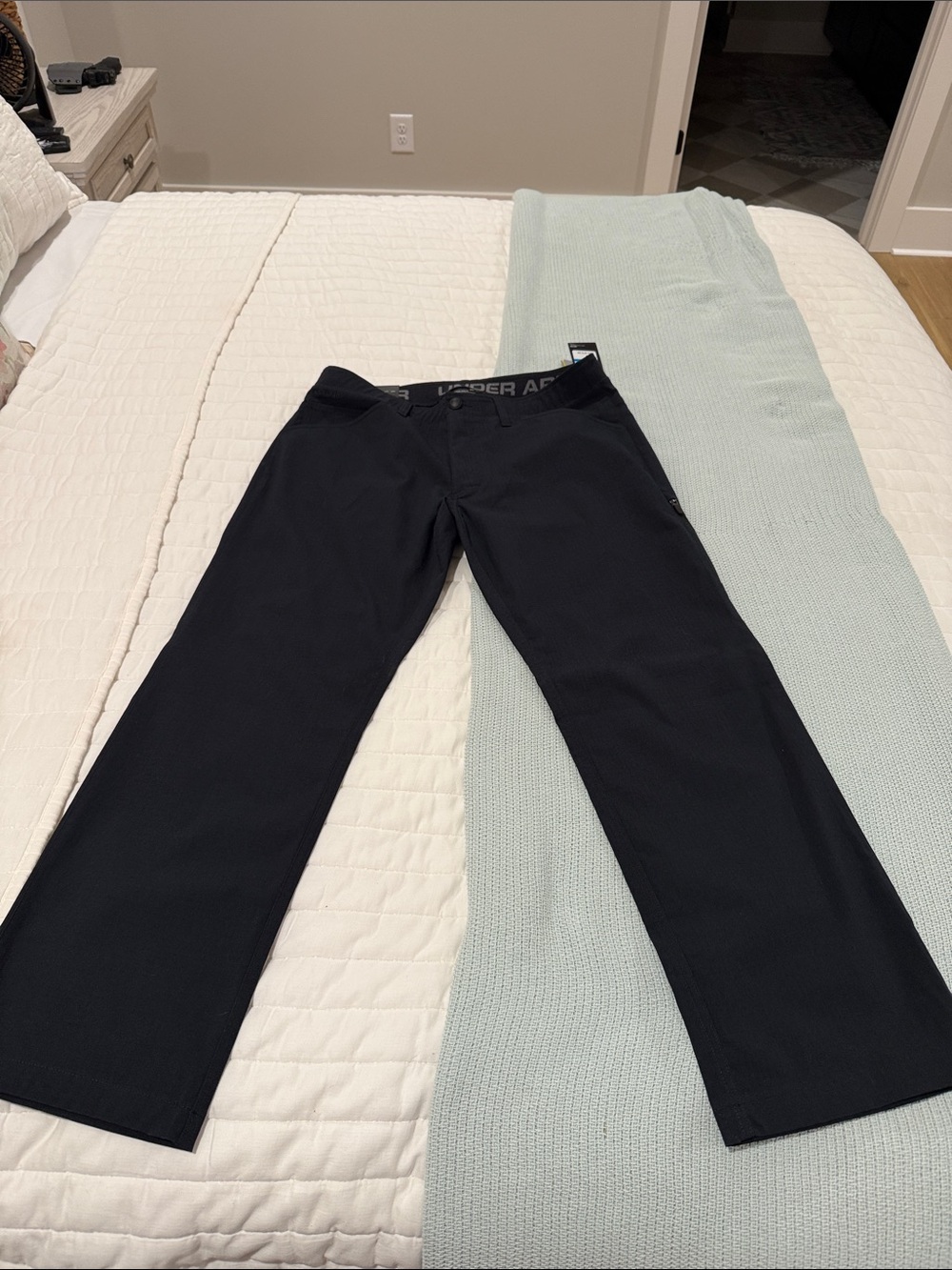 Under Armour Men's Black Athletic Pants
